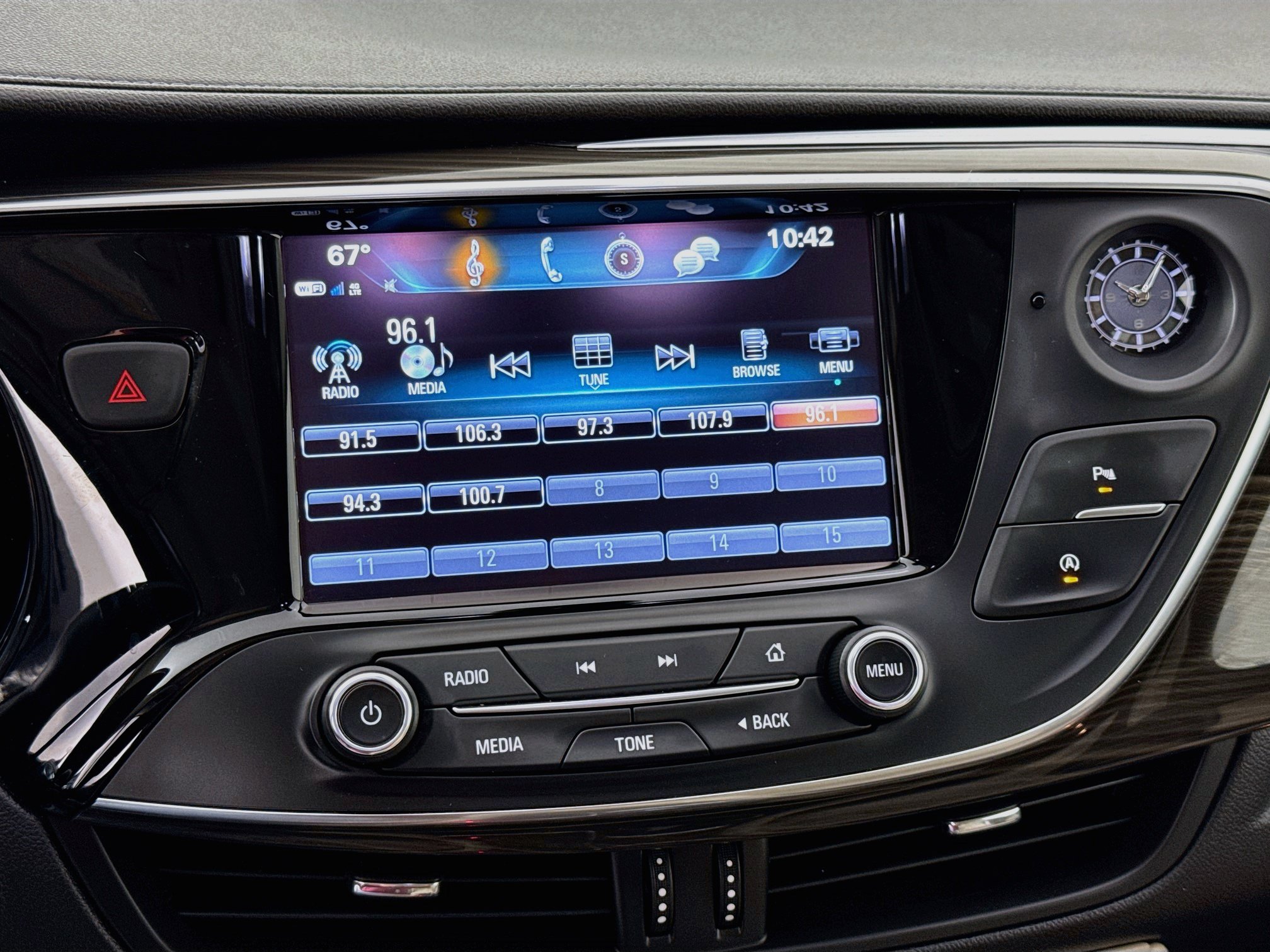 Certified 2020 Buick Envision Essence AWD/4WD image 15