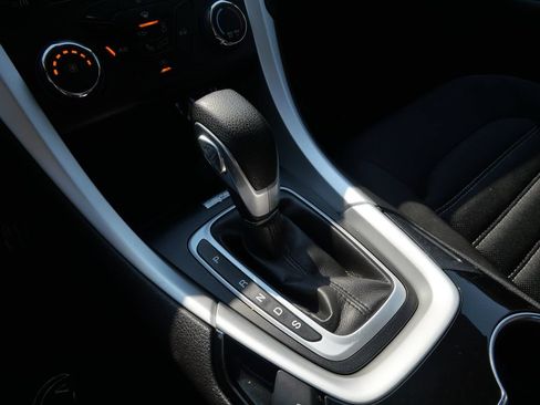 Used 2015 Ford Fusion SE FWD image 25