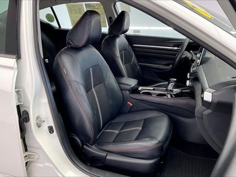 Used 2023 Nissan Altima 2.5 SR image 6