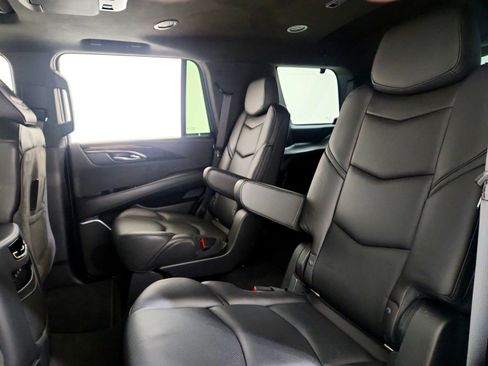 Used 2019 Cadillac Escalade Platinum image 14