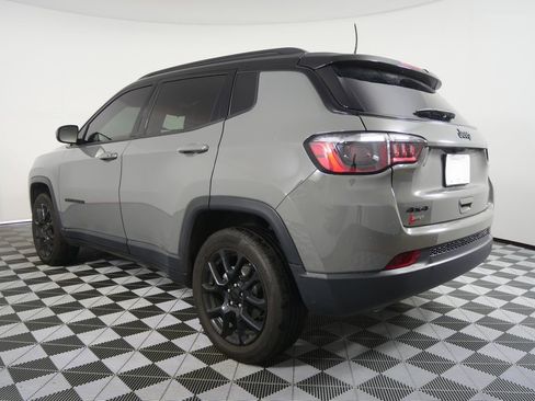 Used 2024 Jeep Compass Latitude w/ Convenience Group image 5