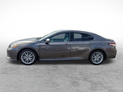 Certified 2020 Toyota Camry XLE FWD image 8