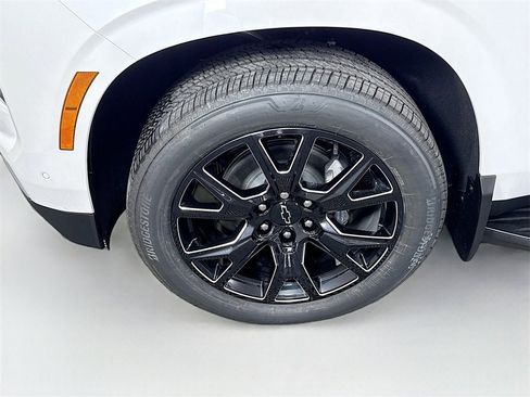 New 2025 Chevrolet Suburban Premier image 28