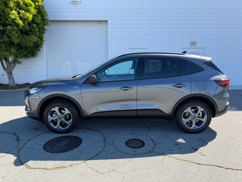 Used 2025 Ford Escape ST-Line image 3