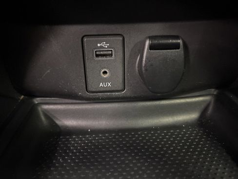 Used 2017 Nissan Rogue SV image 21