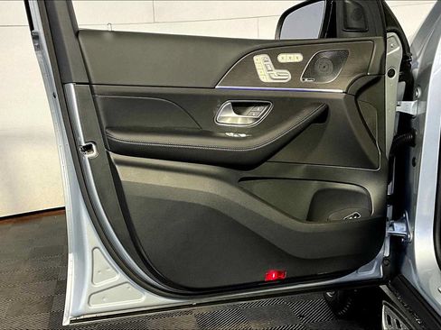 New 2026 Mercedes-Benz GLS 450 4MATIC image 11