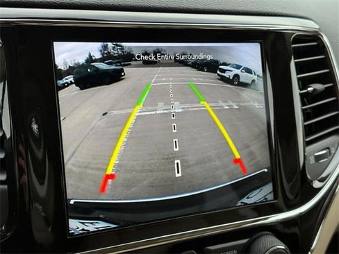 Used 2021 Jeep Grand Cherokee Limited image 23