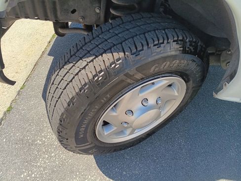 Used 2013 Ford E-150 and Econoline 150 RWD image 21