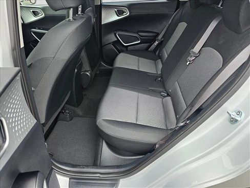 Used 2020 Kia Soul LX image 16