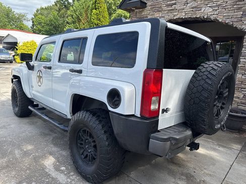 Used 2008 HUMMER H3 image 3