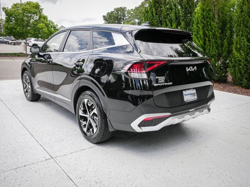 Used 2024 Kia Sportage EX FWD image 8