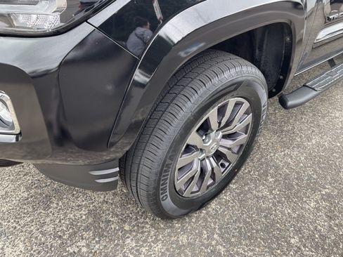 Certified 2022 Toyota Tacoma Limited AWD/4WD image 9