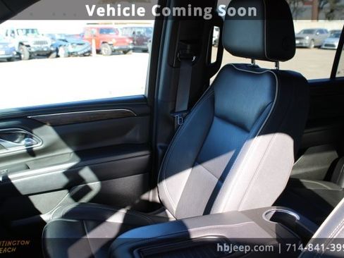 Used 2024 Chevrolet Suburban Premier image 29