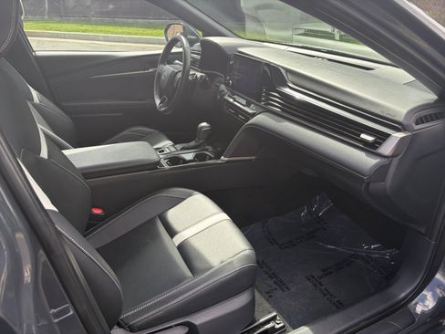 Used 2025 Toyota Camry SE FWD image 28