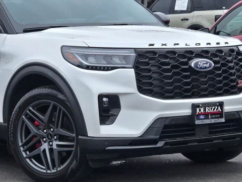 Certified 2025 Ford Explorer ST AWD/4WD image 2
