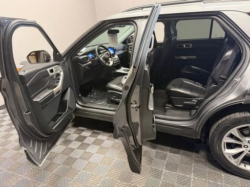 Used 2023 Ford Explorer XLT w/ Equipment Group 202A AWD/4WD image 13
