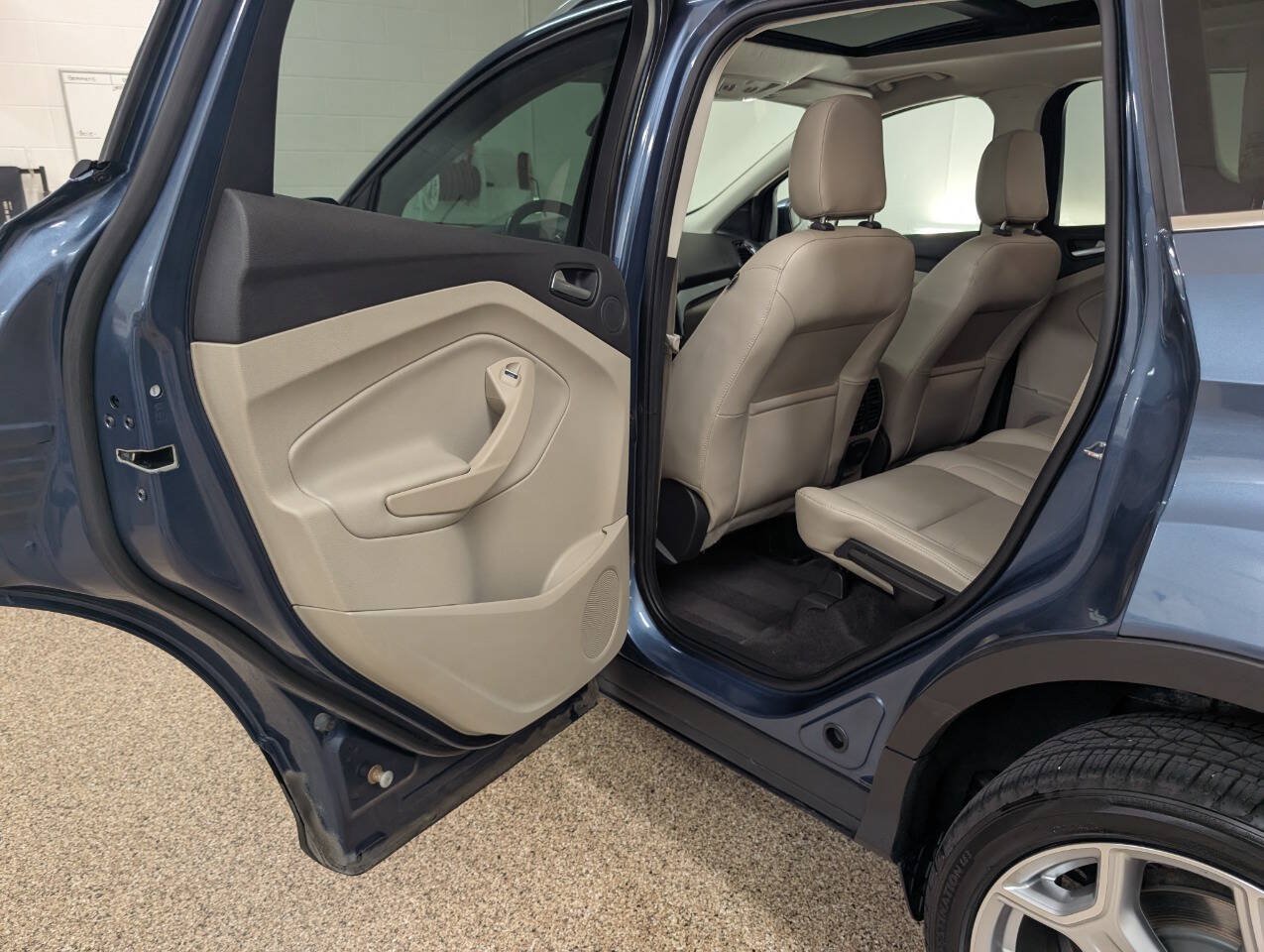 Used 2018 Ford Escape Titanium w/ Ford Safe & Smart Package AWD/4WD image 14
