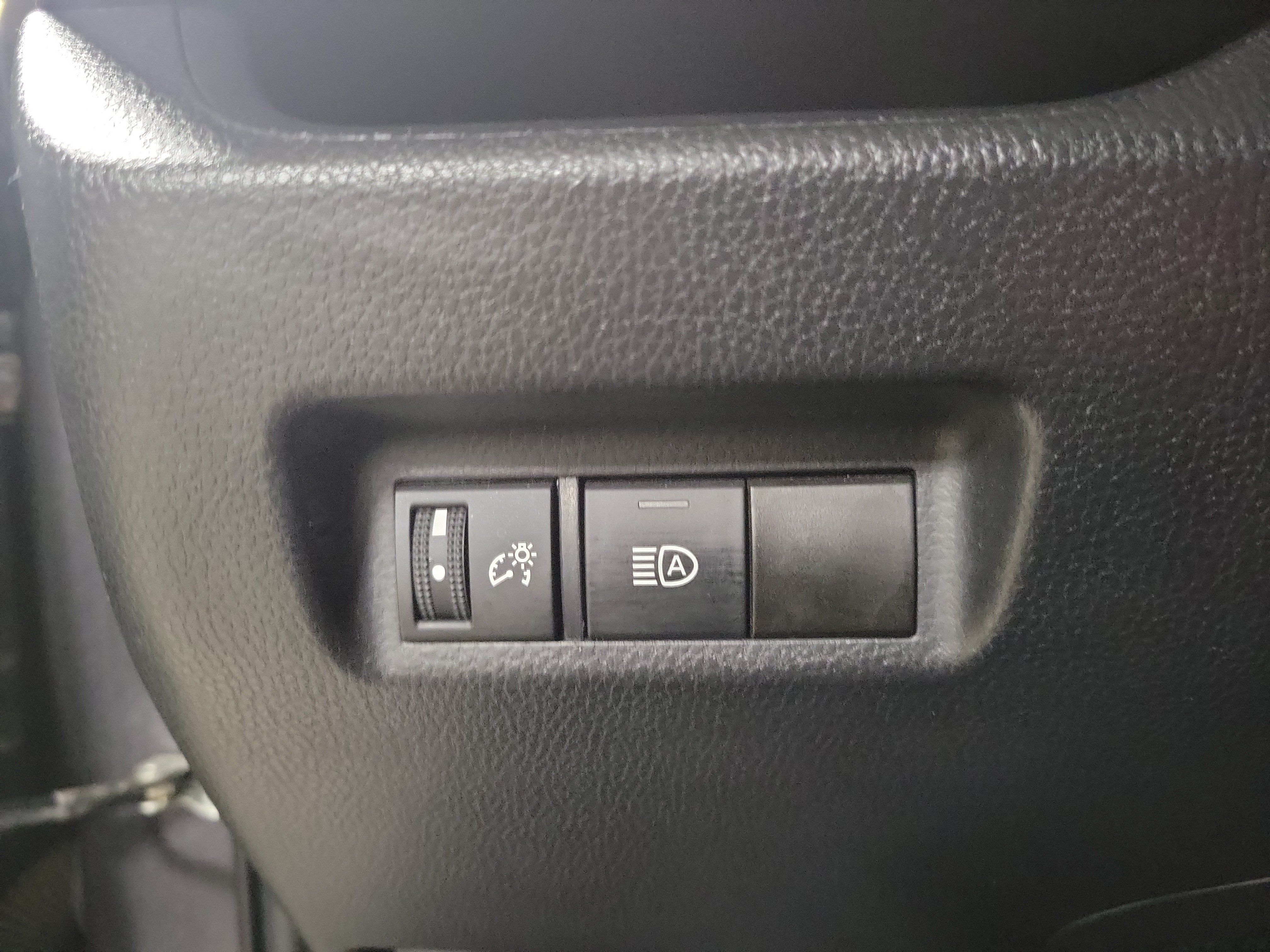 Used 2023 Toyota RAV4 LE AWD/4WD image 21