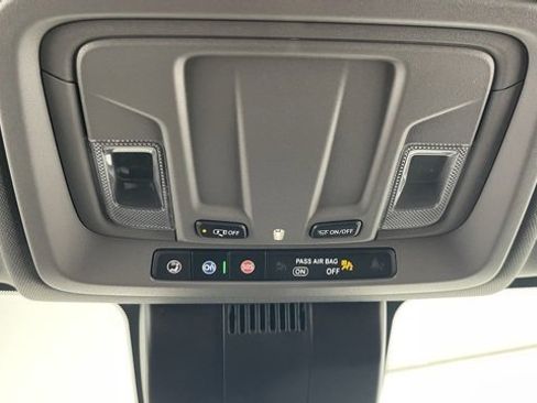 Used 2023 Chevrolet Silverado 1500 Custom image 41