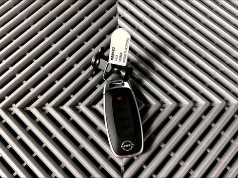 Used 2023 Nissan Rogue Platinum w/ Platinum Premium Package AWD/4WD image 11