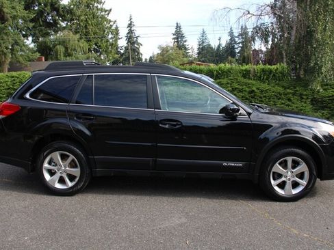 Used 2014 Subaru Outback 2.5i Limited w/ Moonroof Package AWD/4WD image 13