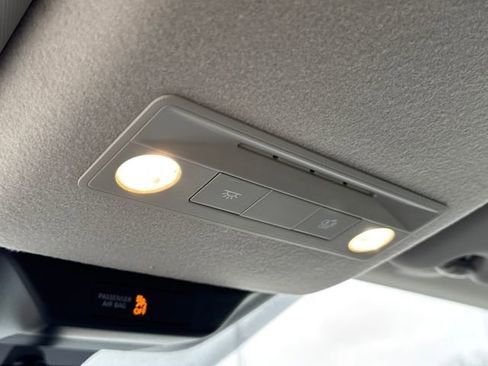 Used 2025 Nissan Kicks SV w/ Illumination Package image 24