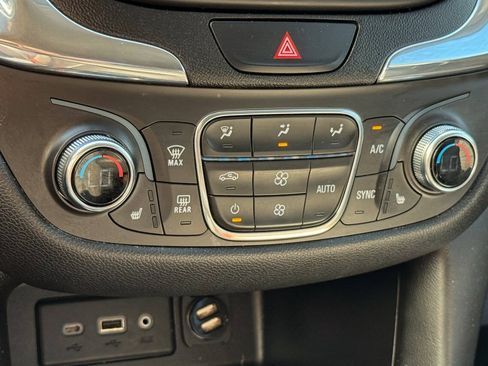 Used 2019 Chevrolet Equinox LT AWD/4WD image 31