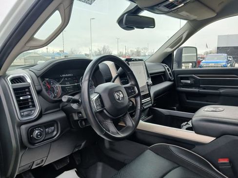 Used 2024 RAM 3500 Laramie w/ Towing Technology Group image 9