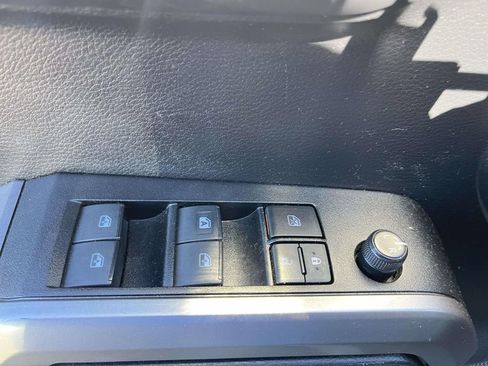 Used 2021 Toyota Tacoma SR5 image 13