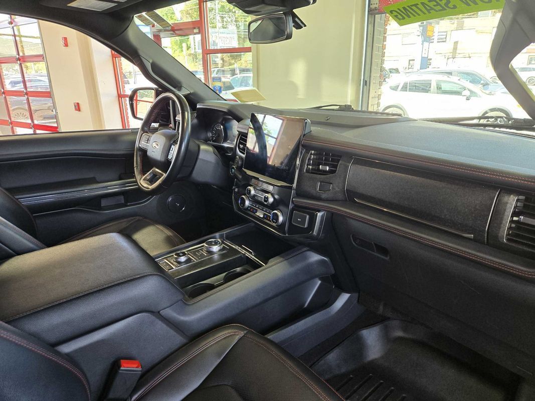 Used 2023 Ford Expedition Max Limited AWD/4WD image 30