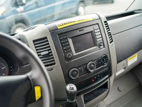 Used 2018 Mercedes-Benz Sprinter 2500 image 26