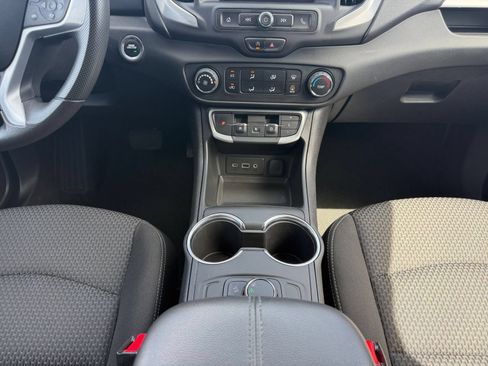 Used 2024 GMC Terrain SLE FWD image 39