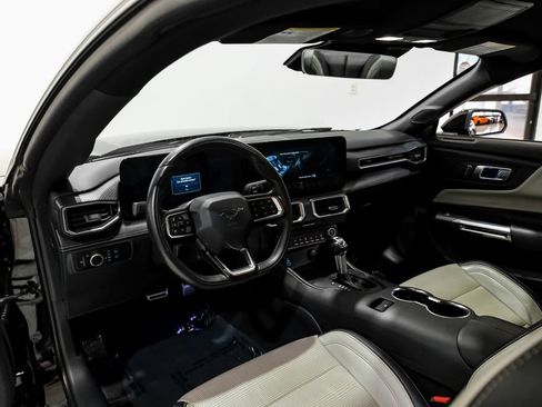 Used 2025 Ford Mustang Premium RWD image 6