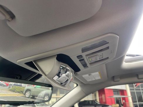 Used 2021 Toyota Highlander Platinum image 41