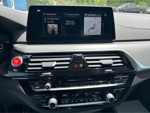 Used 2018 BMW M5 w/ Executive Package image 17