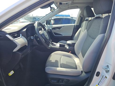 Used 2023 Toyota RAV4 XLE w/ Convenience Package image 3