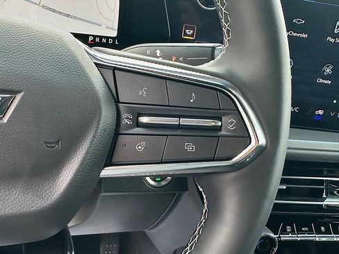 Used 2026 Chevrolet Traverse LT image 21