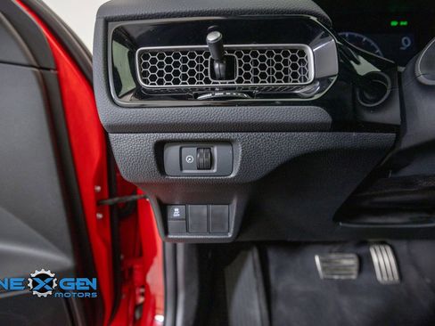 Used 2025 Honda Civic Sport image 13