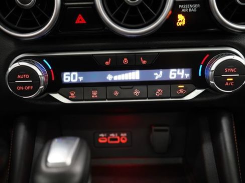 Used 2023 Nissan Sentra SR w/ SR Premium Package FWD image 30