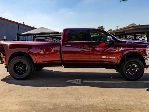 Used 2019 RAM 3500 Limited image 11