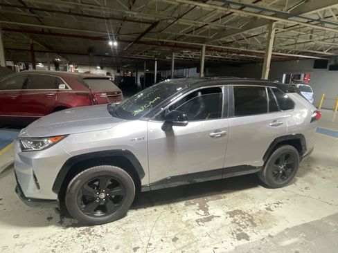 Used 2021 Toyota RAV4 XSE AWD/4WD image 6