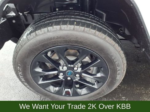 Used 2024 Jeep Wrangler Unlimited Sahara w/ Technology Group AWD/4WD image 25