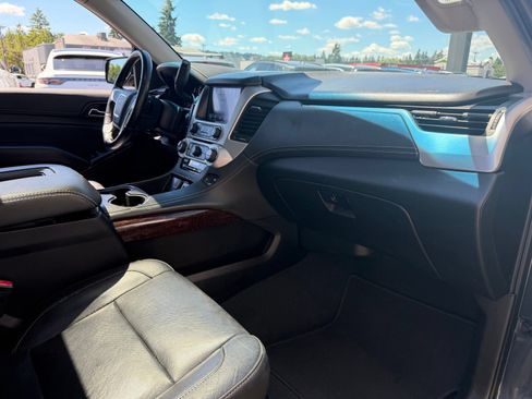 Used 2019 GMC Yukon XL SLT w/ Open Road Package AWD/4WD image 25