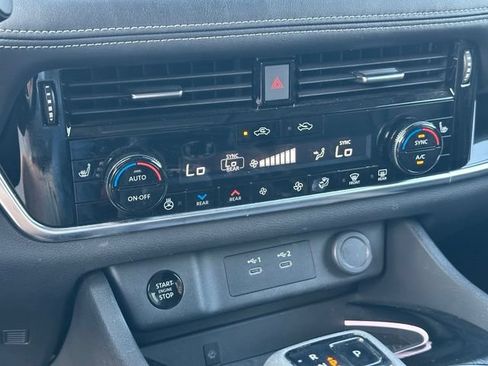 Used 2025 Nissan Rogue SL w/ Tech Package AWD/4WD image 29
