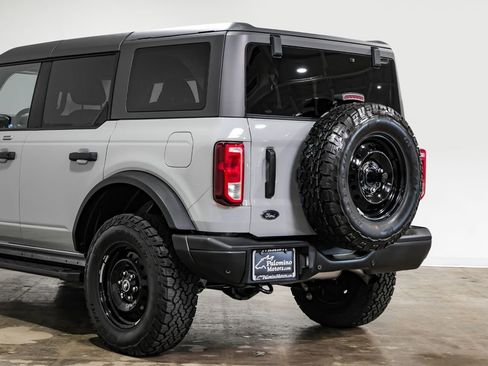 Used 2022 Ford Bronco Black Diamond image 12