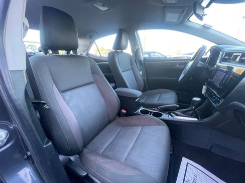 Used 2019 Toyota Corolla LE FWD image 13