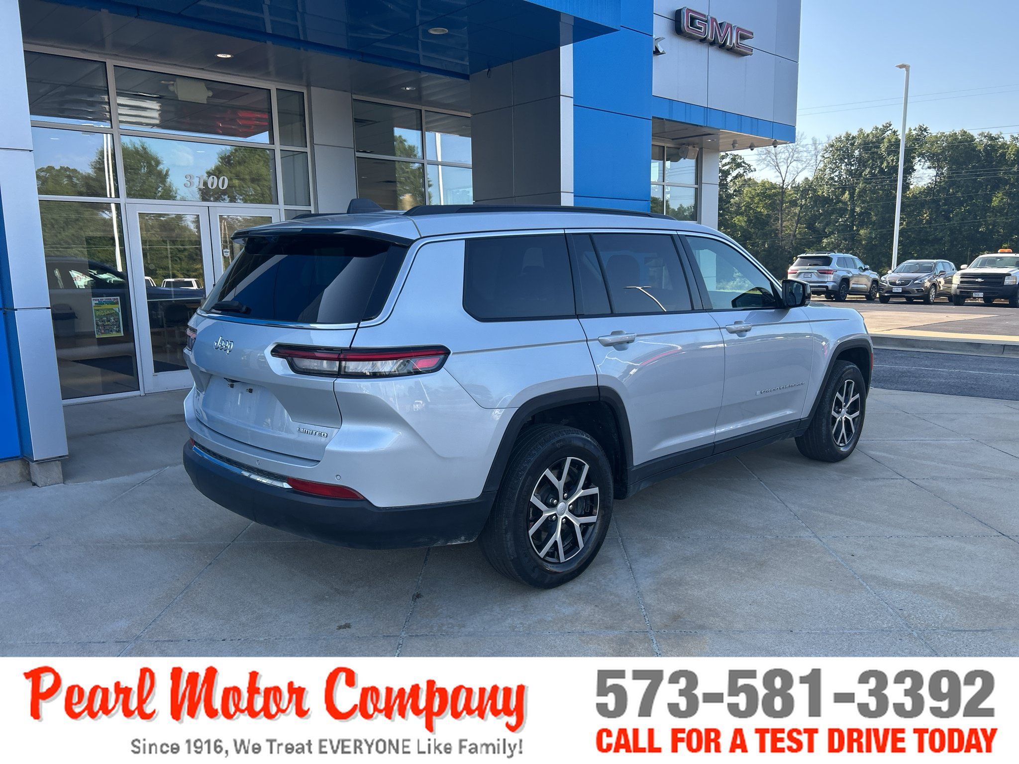 Used 2024 Jeep Grand Cherokee L Limited w/ Luxury Tech Group II AWD/4WD image 4