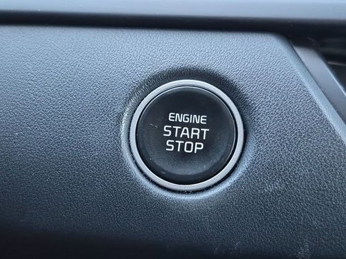 Used 2024 Kia Seltos EX FWD image 17