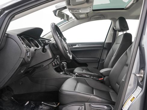 Used 2018 Volkswagen Golf SE FWD image 20
