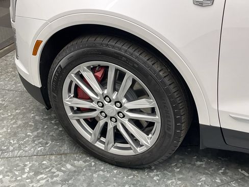 Certified 2024 Cadillac XT5 Sportv w/ LPO, Floor Liner Package AWD/4WD image 37